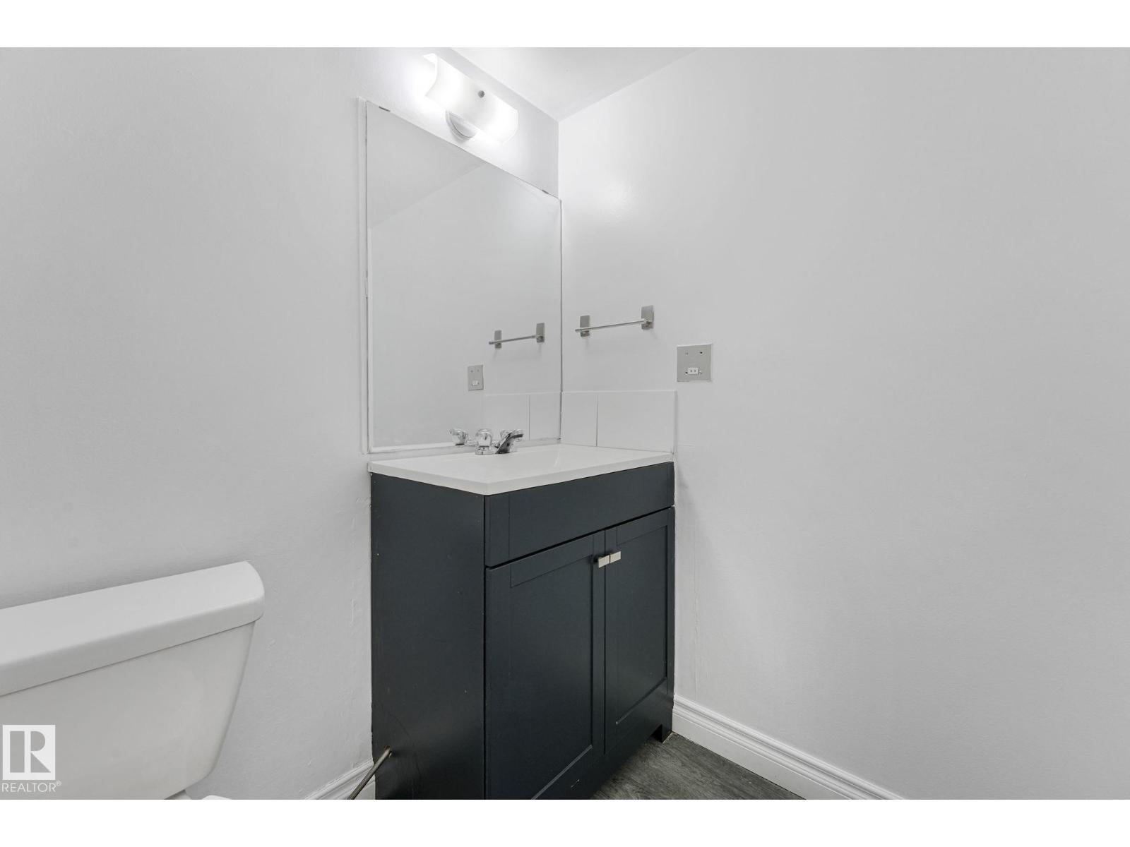 Photo 5 of 306 8310 Jasper Av Nw, Edmonton AB