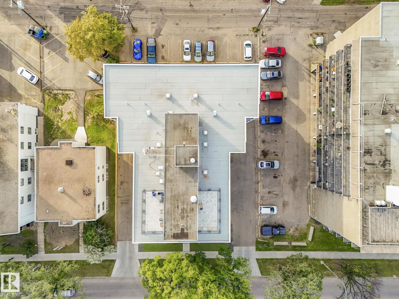 Photo 8 of 306 8310 Jasper Av Nw, Edmonton AB
