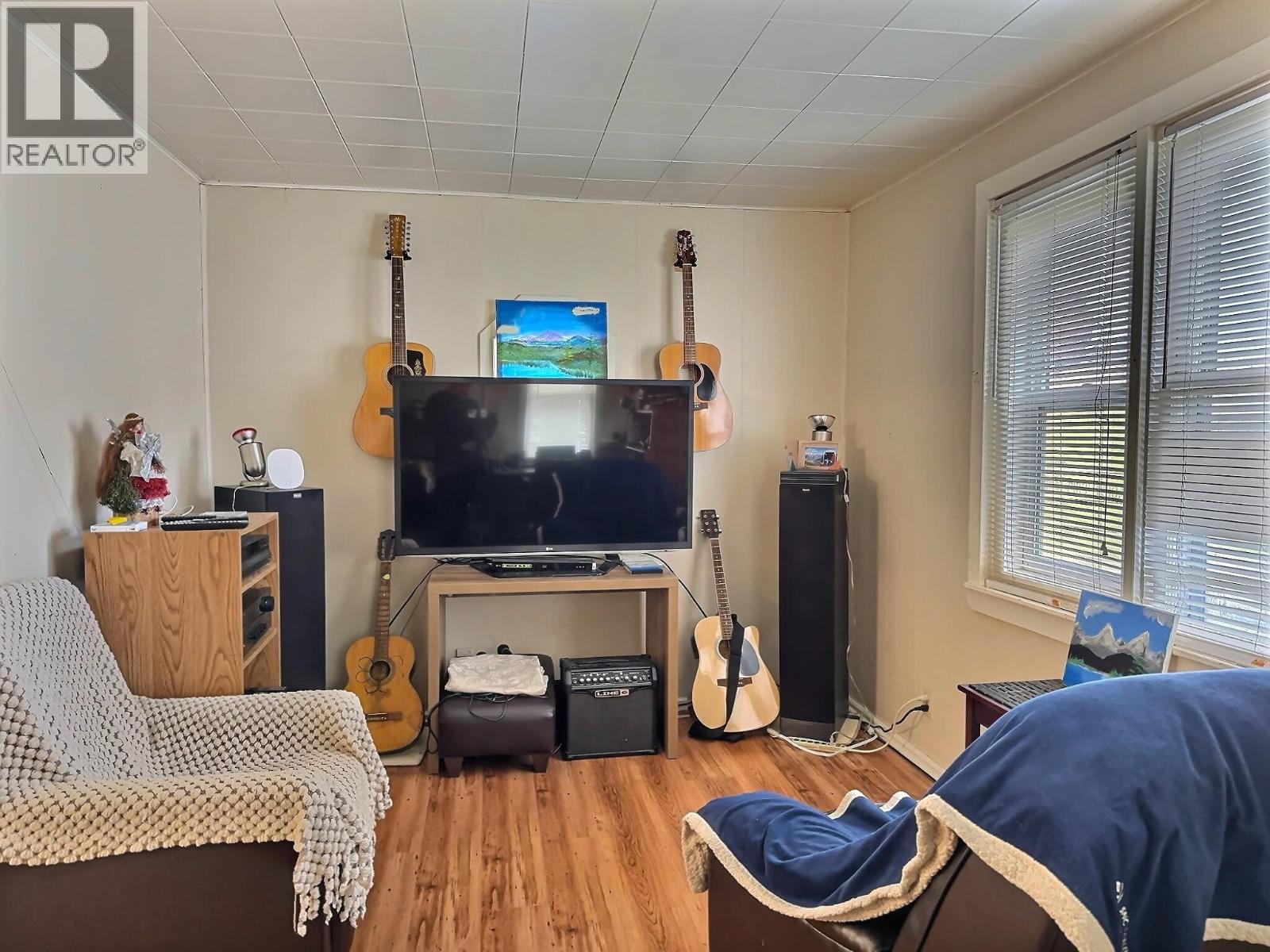 Photo 8 of 213 Bell Street, Chase BC