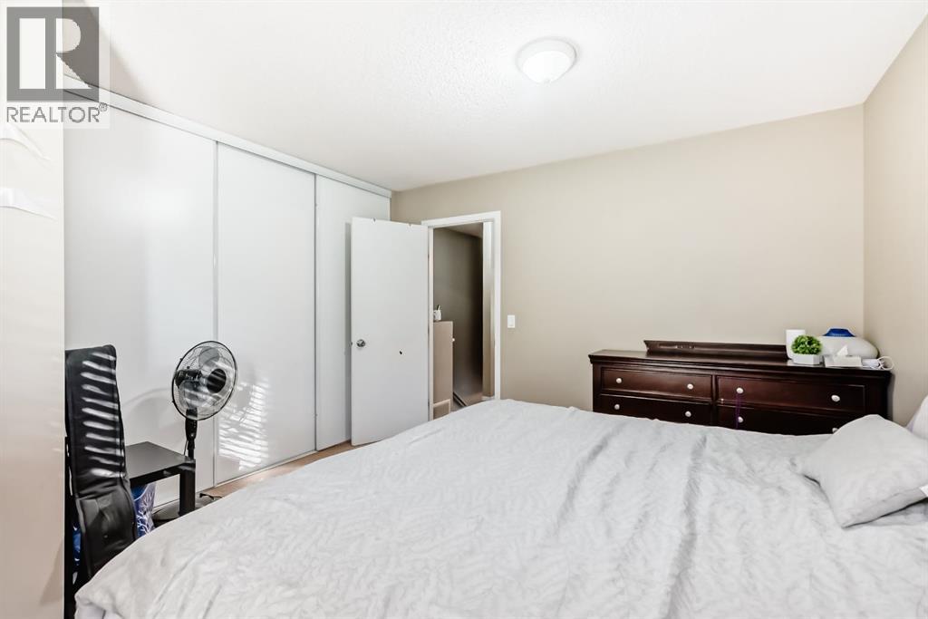 Photo 15 of 70 Erin Woods Court Se, Calgary AB
