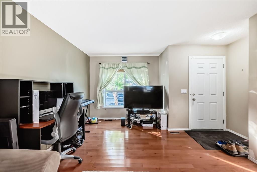 Photo 9 of 70 Erin Woods Court Se, Calgary AB