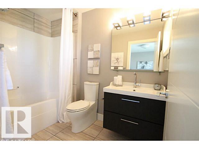 Photo 9 of 11331 76 Av Nw, Edmonton AB