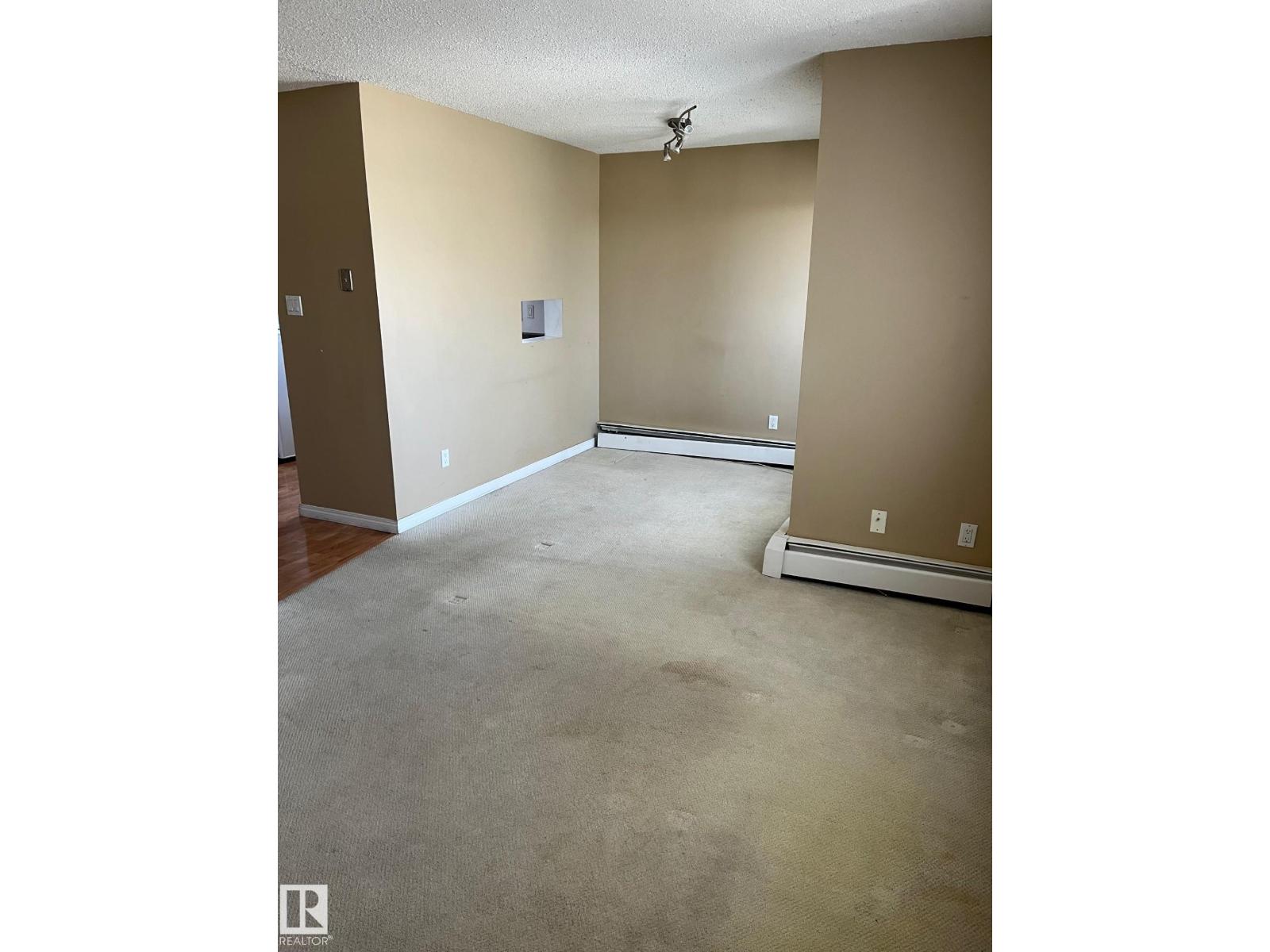Photo 3 of 401 3511 60 St Nw, Edmonton AB