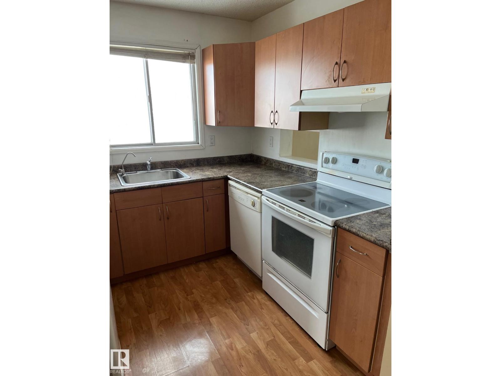 Photo 4 of 401 3511 60 St Nw, Edmonton AB