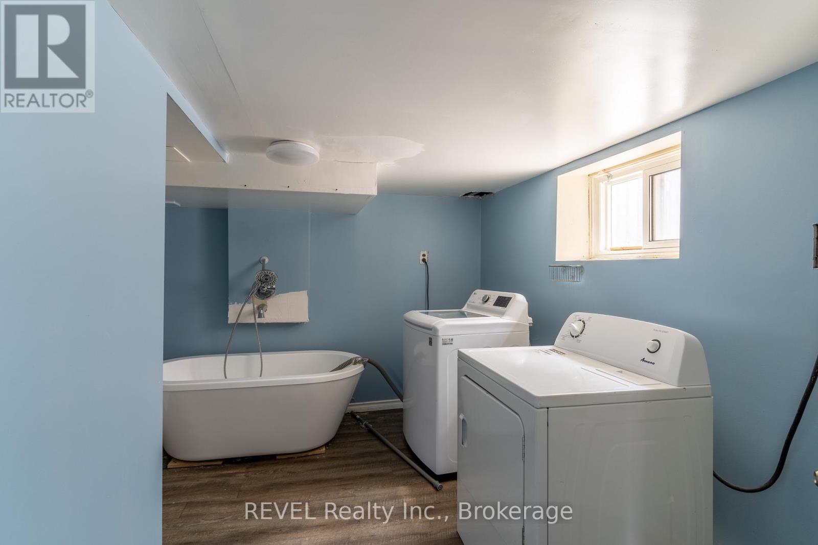 Photo 14 of 5070 Third Avenue, Niagara Falls ON