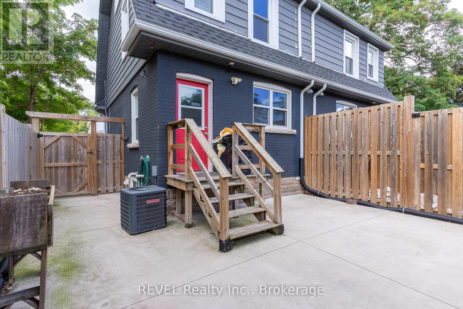 Photo 12 of 5070 Third Avenue, Niagara Falls ON
