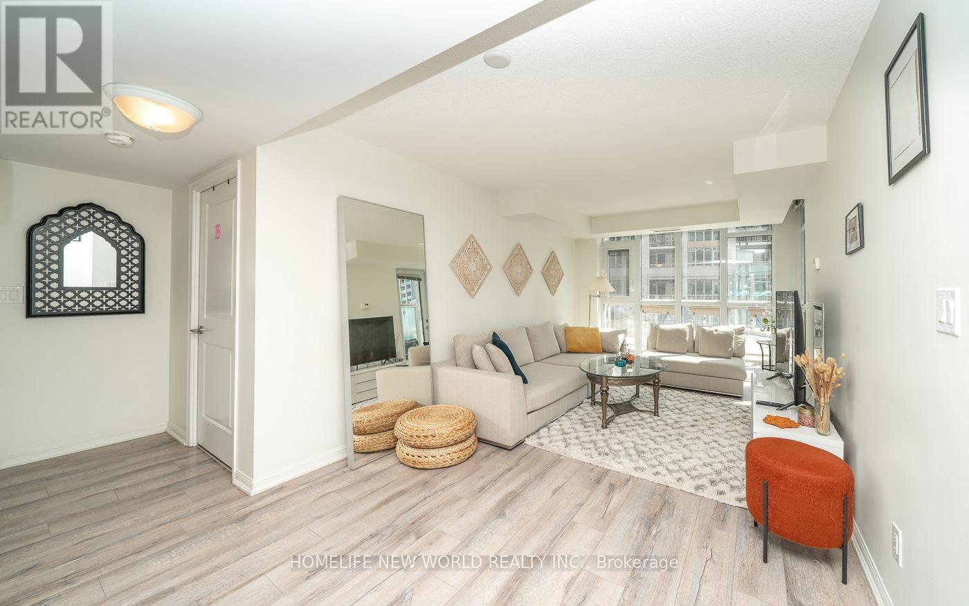 Photo 11 of 302 35 Bastion Street, Toronto ON