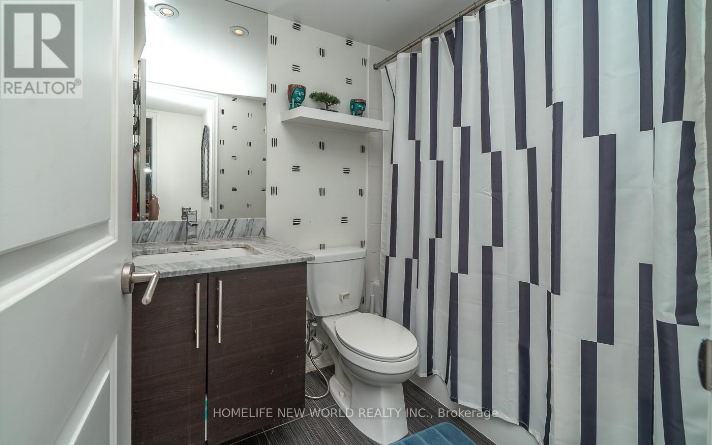 Photo 21 of 302 35 Bastion Street, Toronto ON