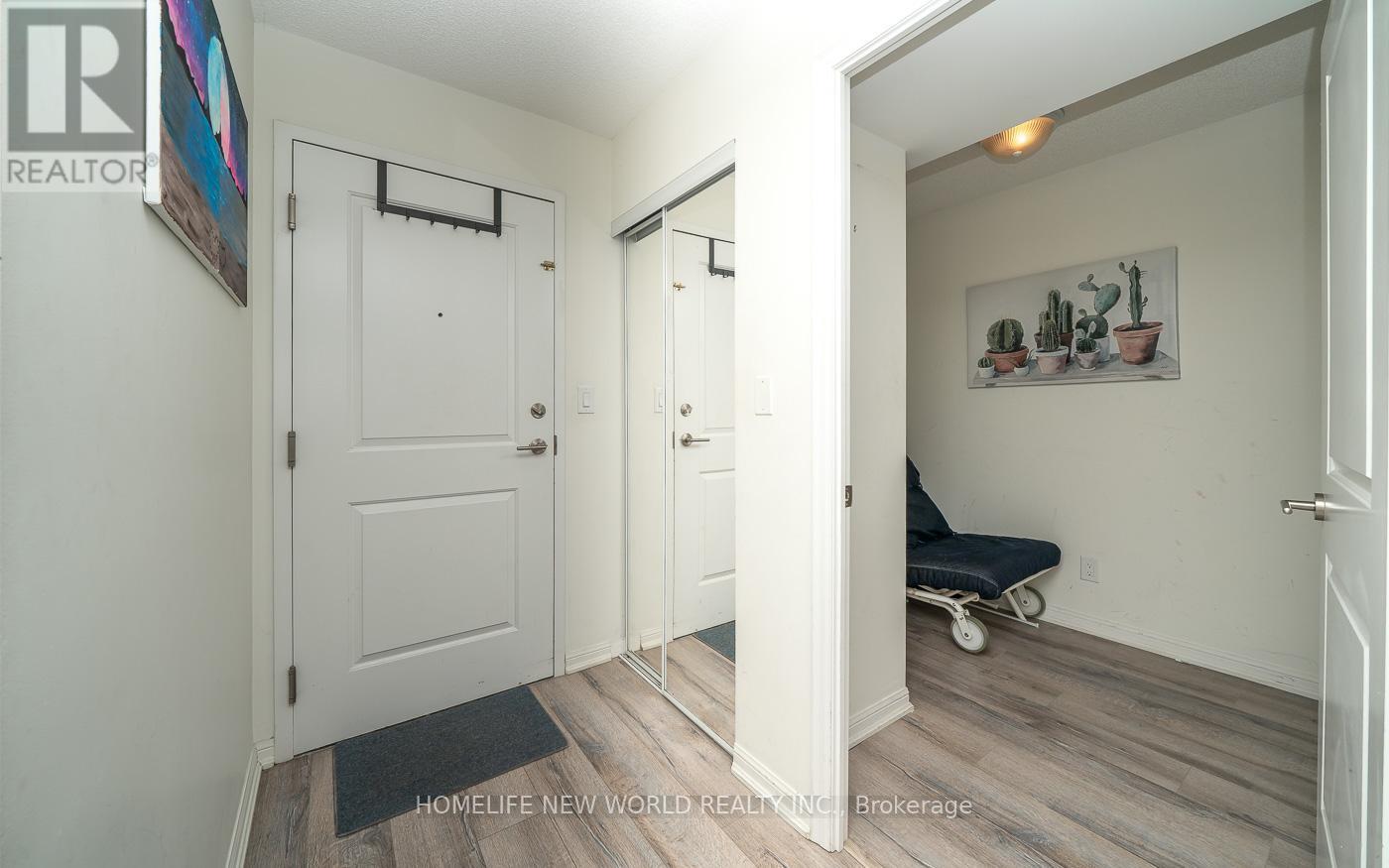 Photo 4 of 302 35 Bastion Street, Toronto ON