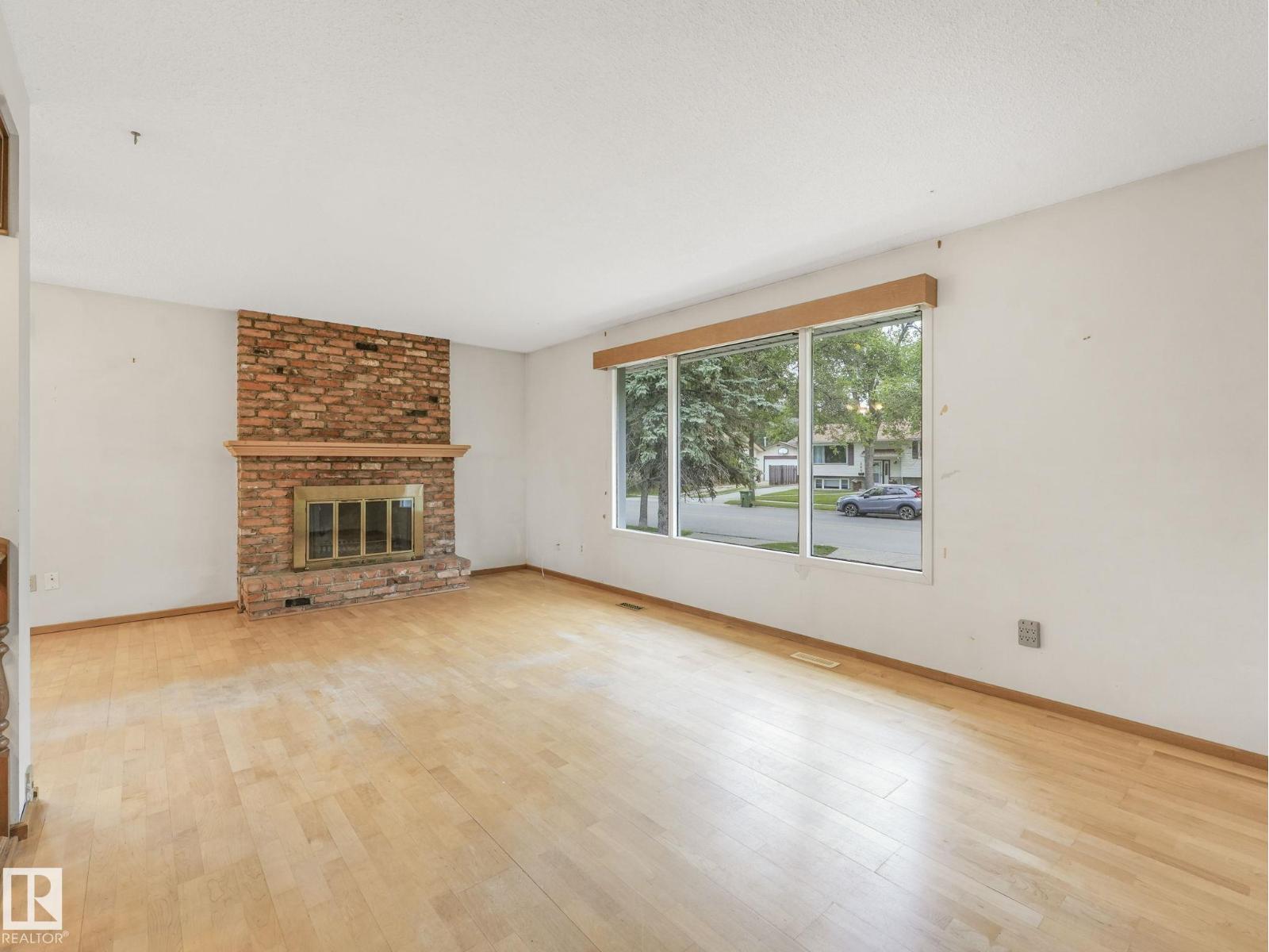 Photo 55 of 167 Larose Dr, St Albert AB