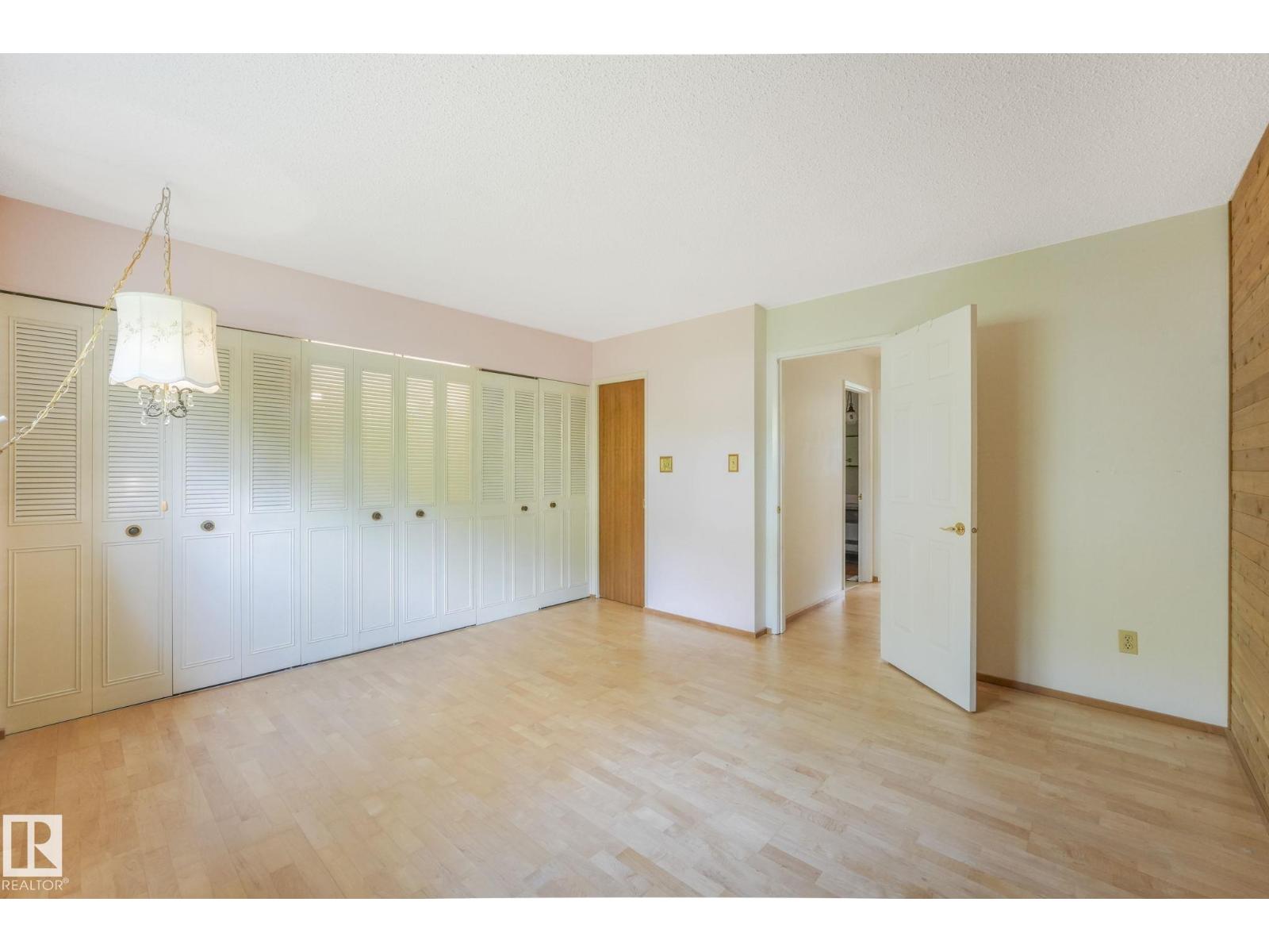 Photo 26 of 167 Larose Dr, St Albert AB
