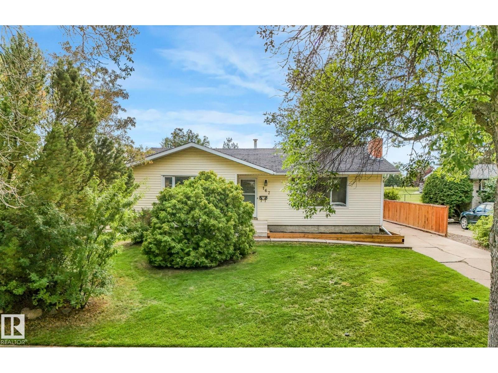 Photo 25 of 167 Larose Dr, St Albert AB