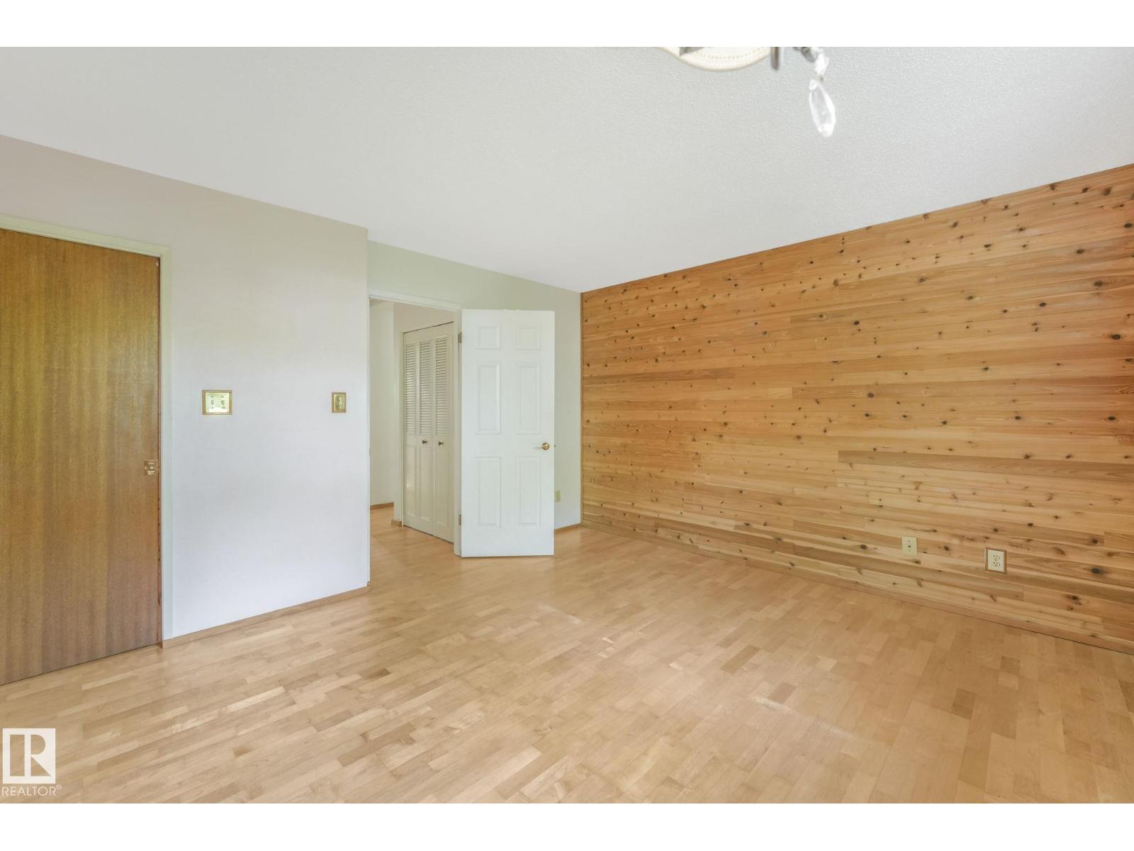 Photo 13 of 167 Larose Dr, St Albert AB