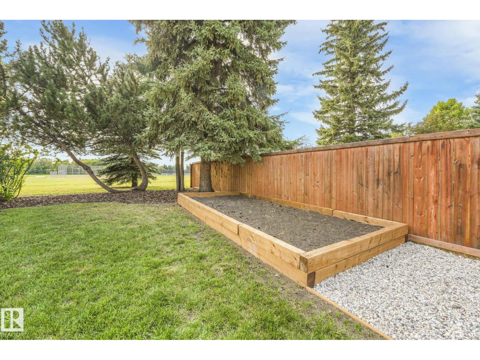 Photo 23 of 167 Larose Dr, St Albert AB