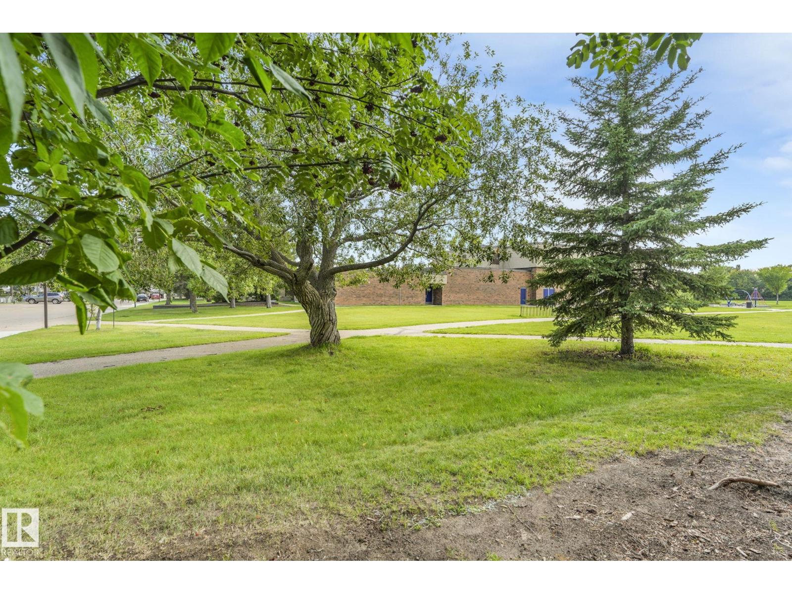 Photo 16 of 167 Larose Dr, St Albert AB