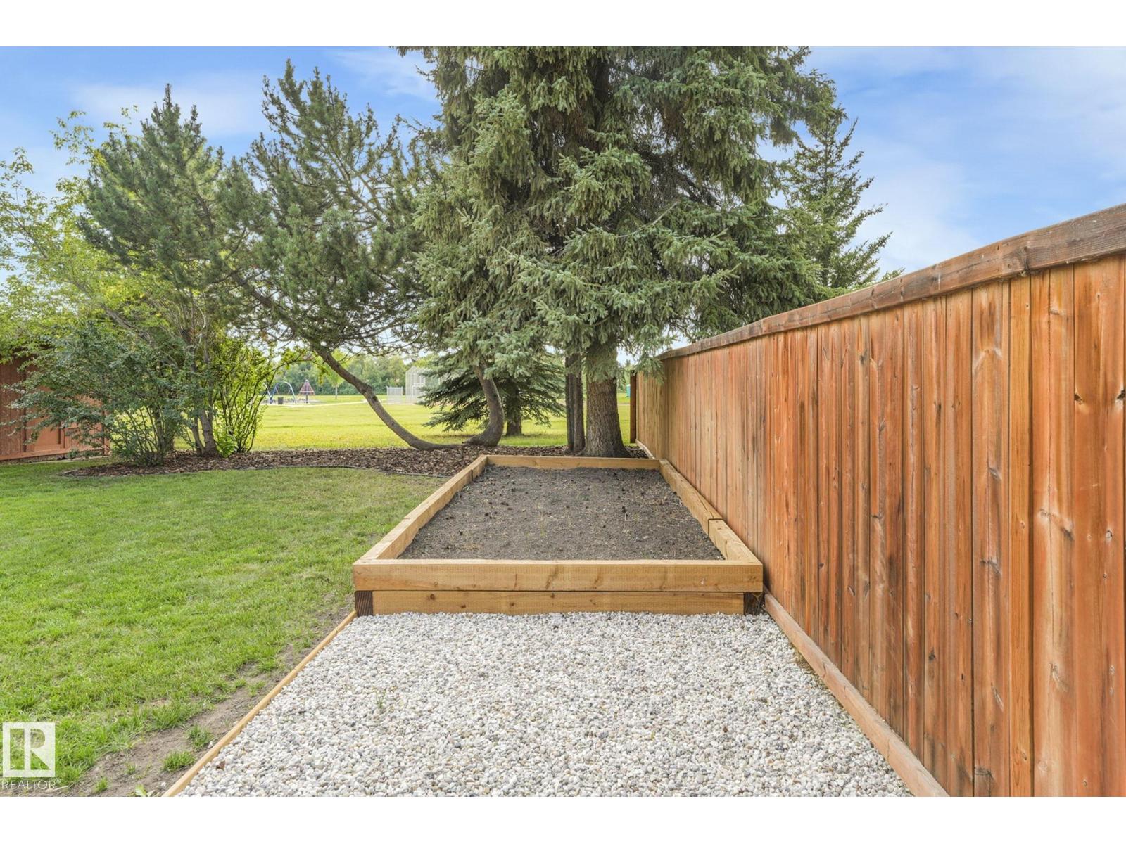 Photo 24 of 167 Larose Dr, St Albert AB