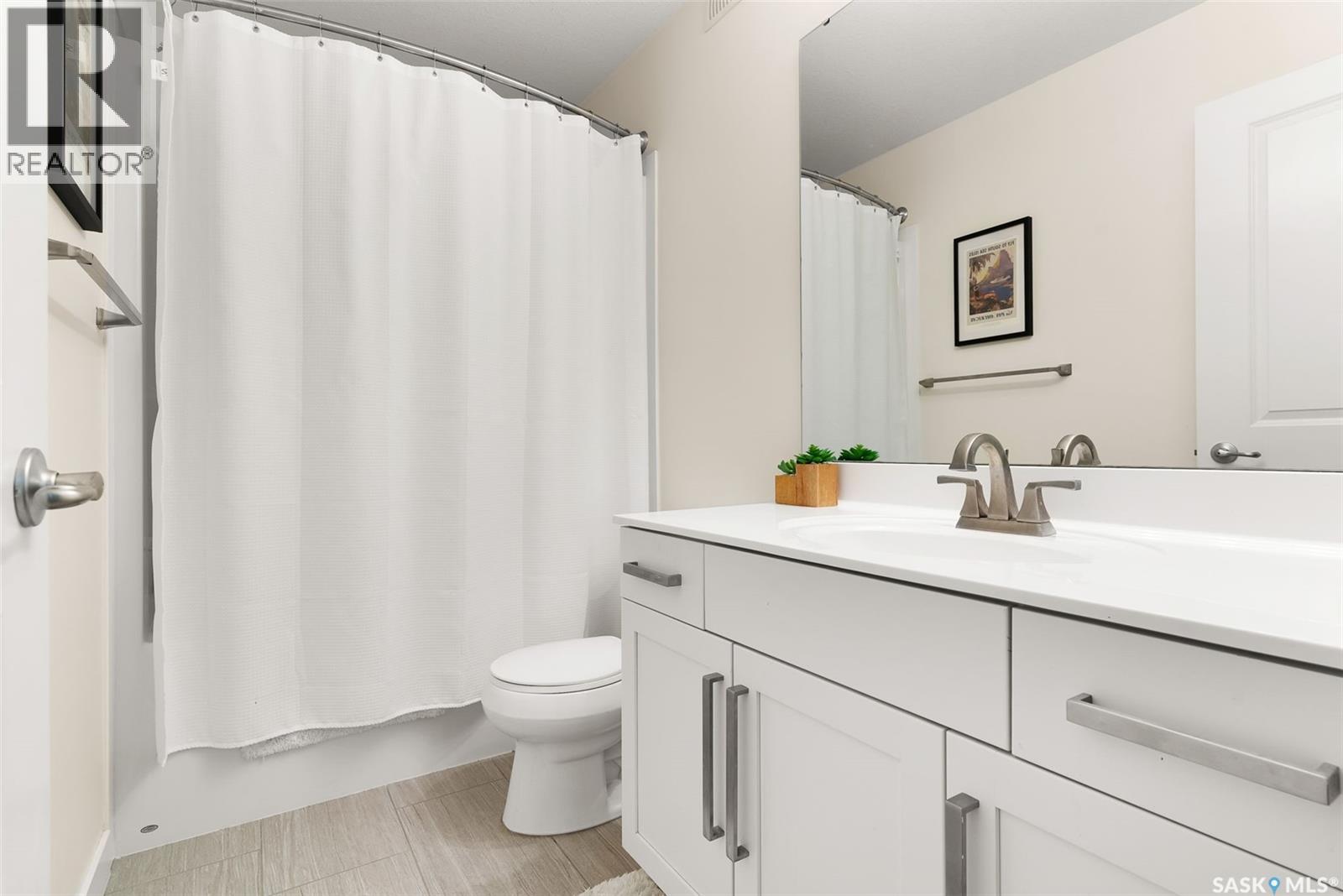 Photo 3 of 3124 Hill Avenue, Regina SK