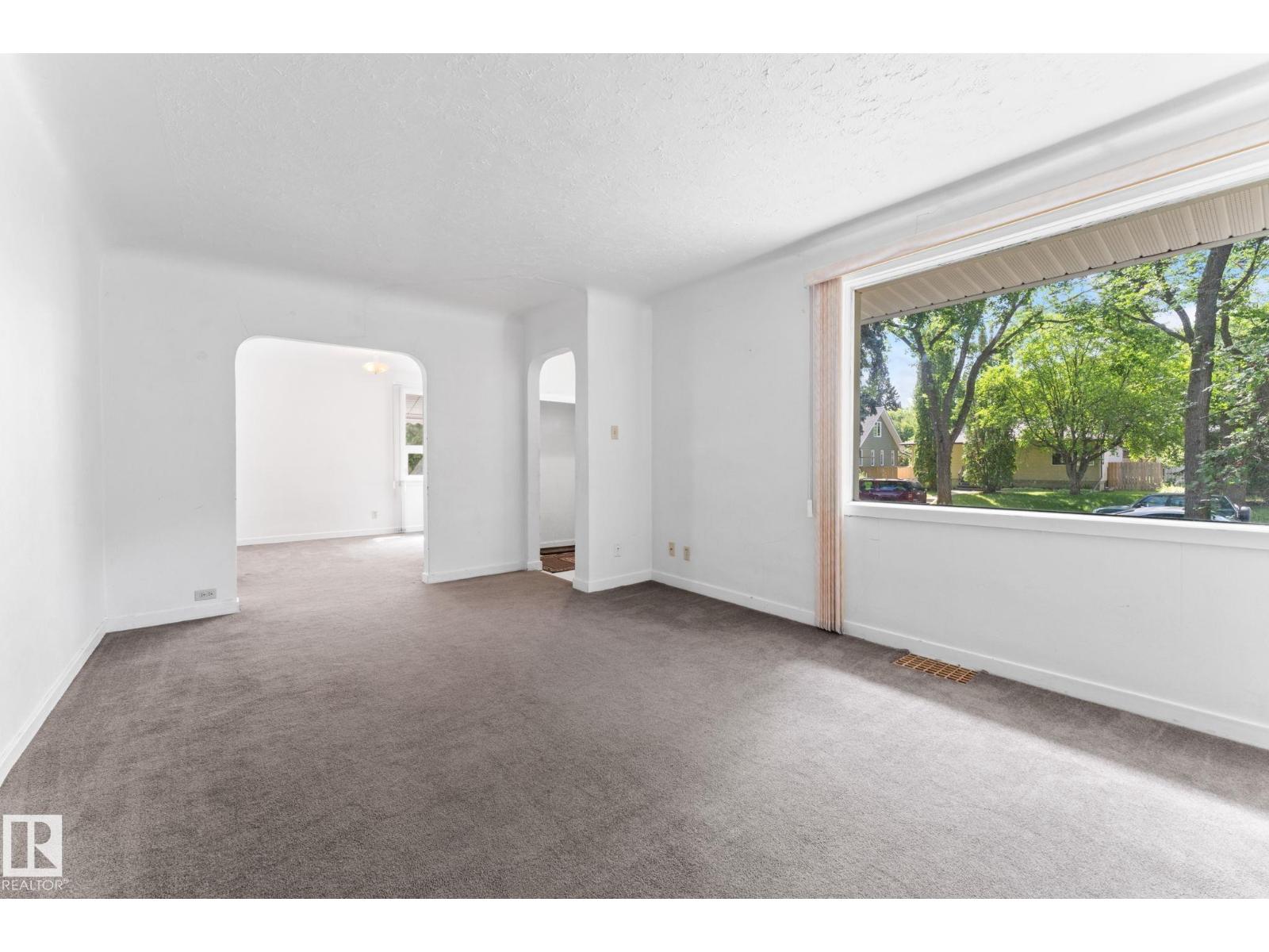 Photo 7 of 11234 71 Av Nw, Edmonton AB