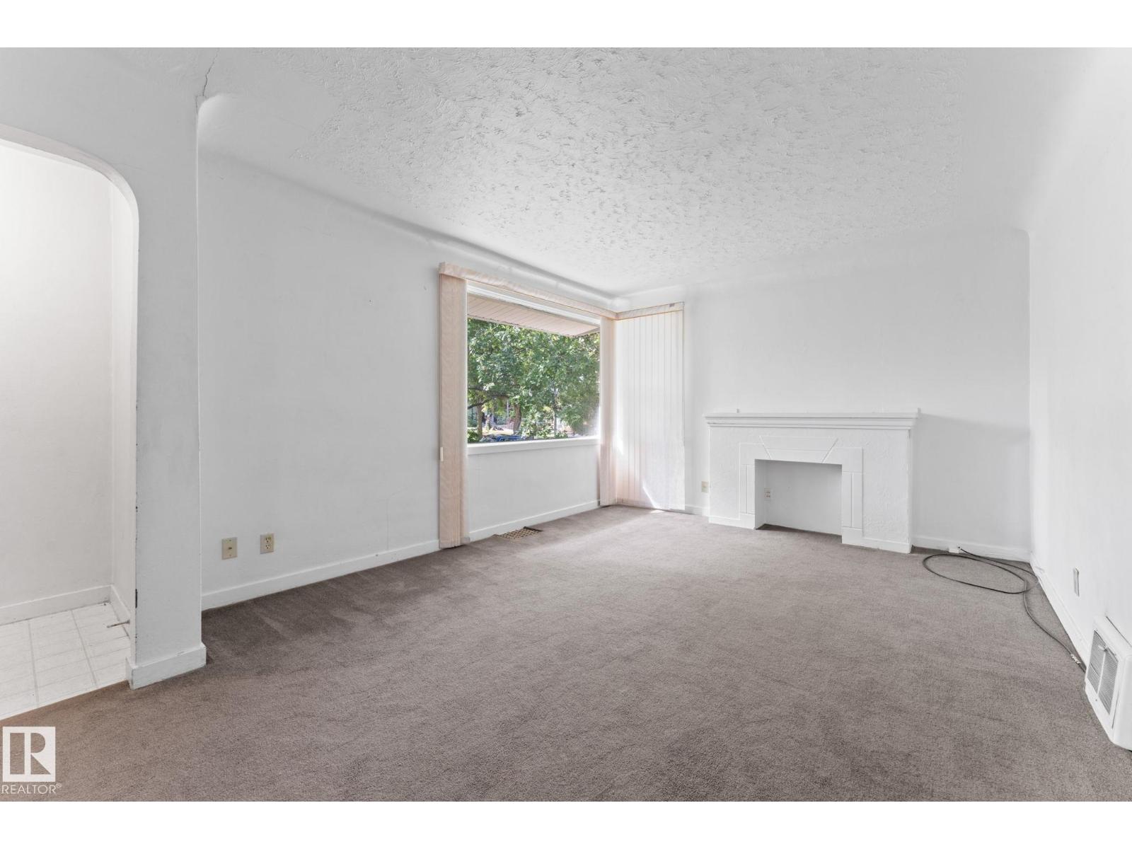 Photo 5 of 11234 71 Av Nw, Edmonton AB