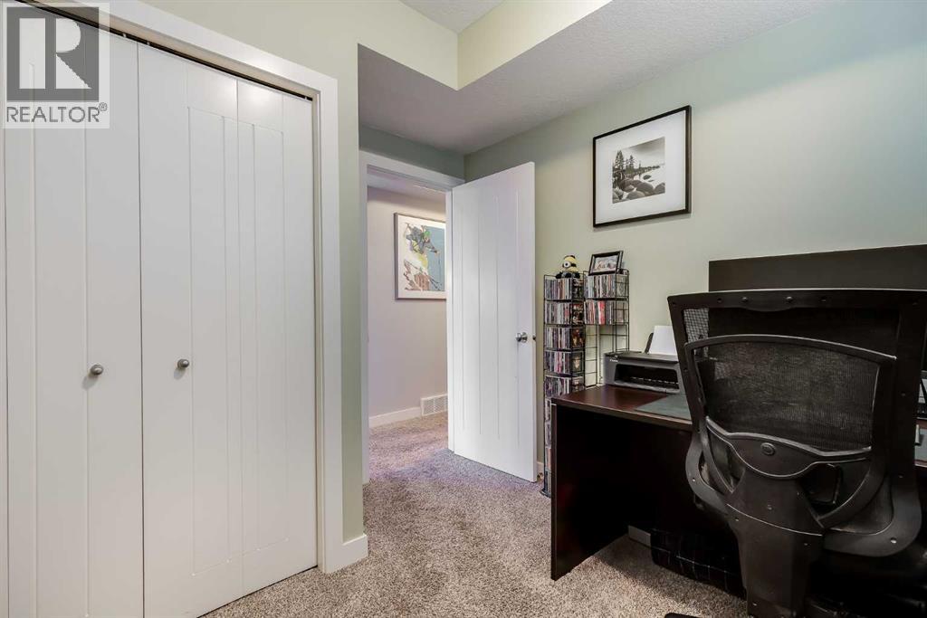 Photo 33 of 69 Ravenskirk Close Se, Airdrie AB