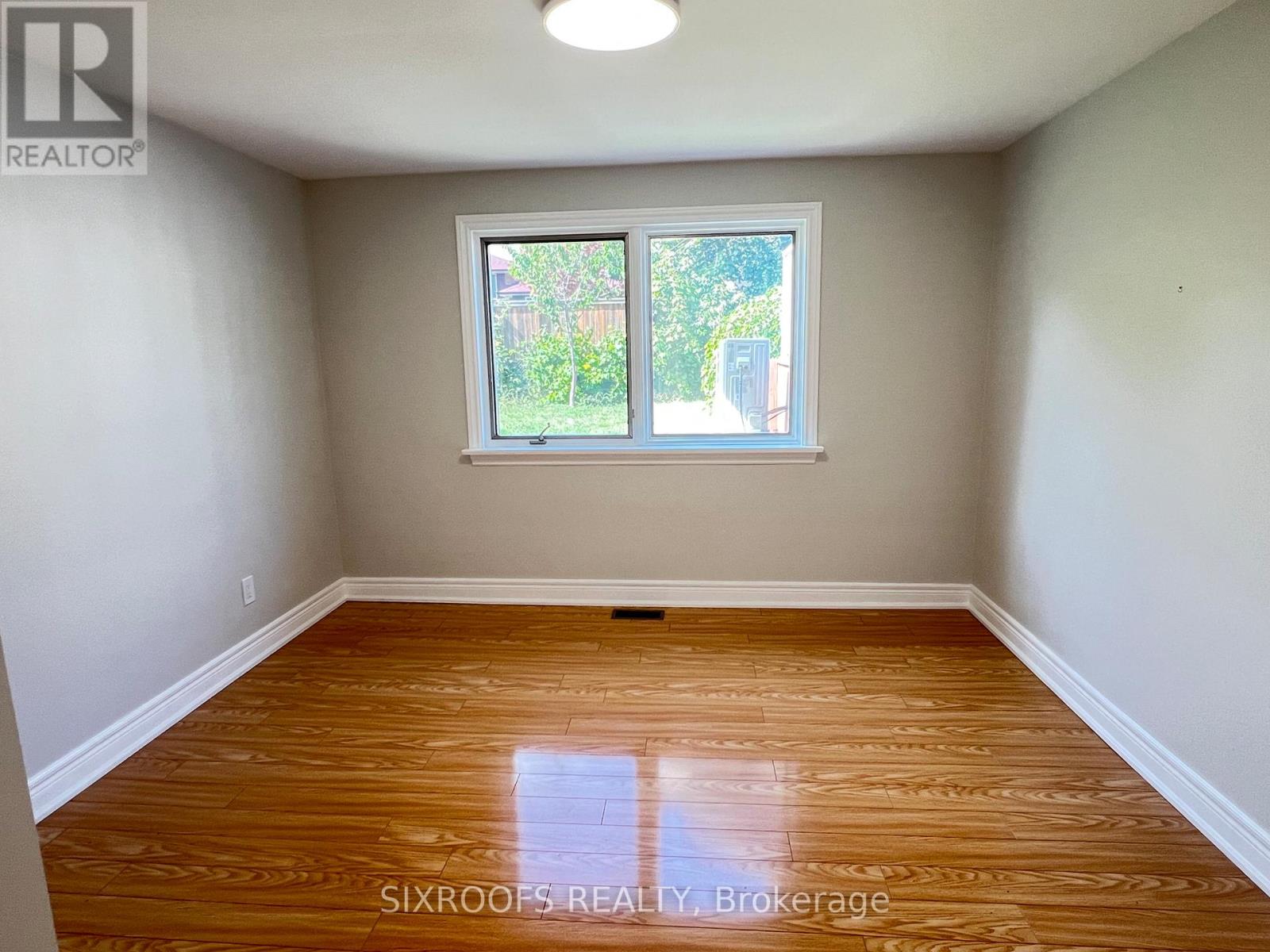 Photo 7 of Lower 60 Beacham Crescent, Toronto ON