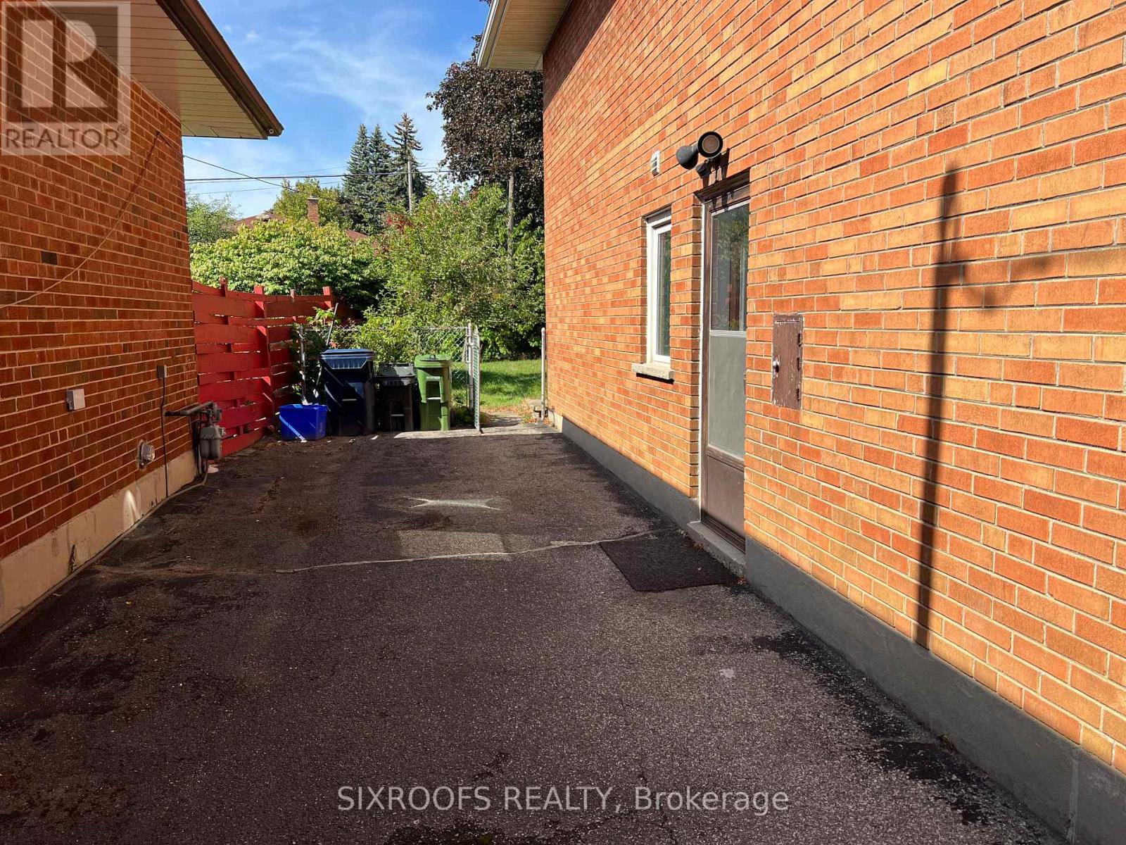Photo 4 of Lower 60 Beacham Crescent, Toronto ON