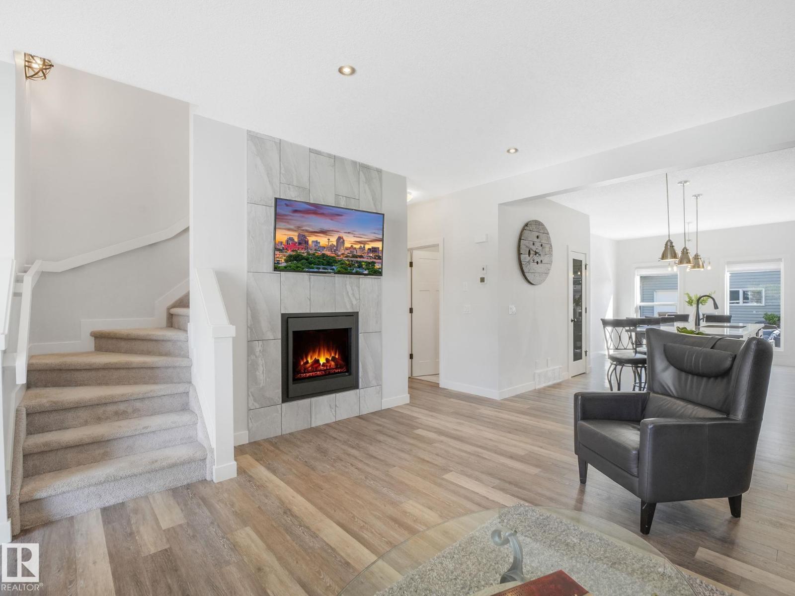 Photo 10 of 6693 Cardinal Rd Sw, Edmonton AB