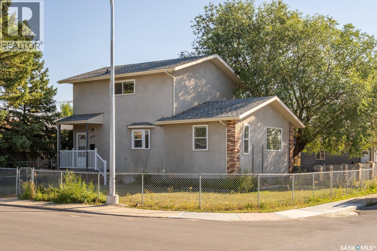 Photo 9 of 279 Angus Street, Regina SK