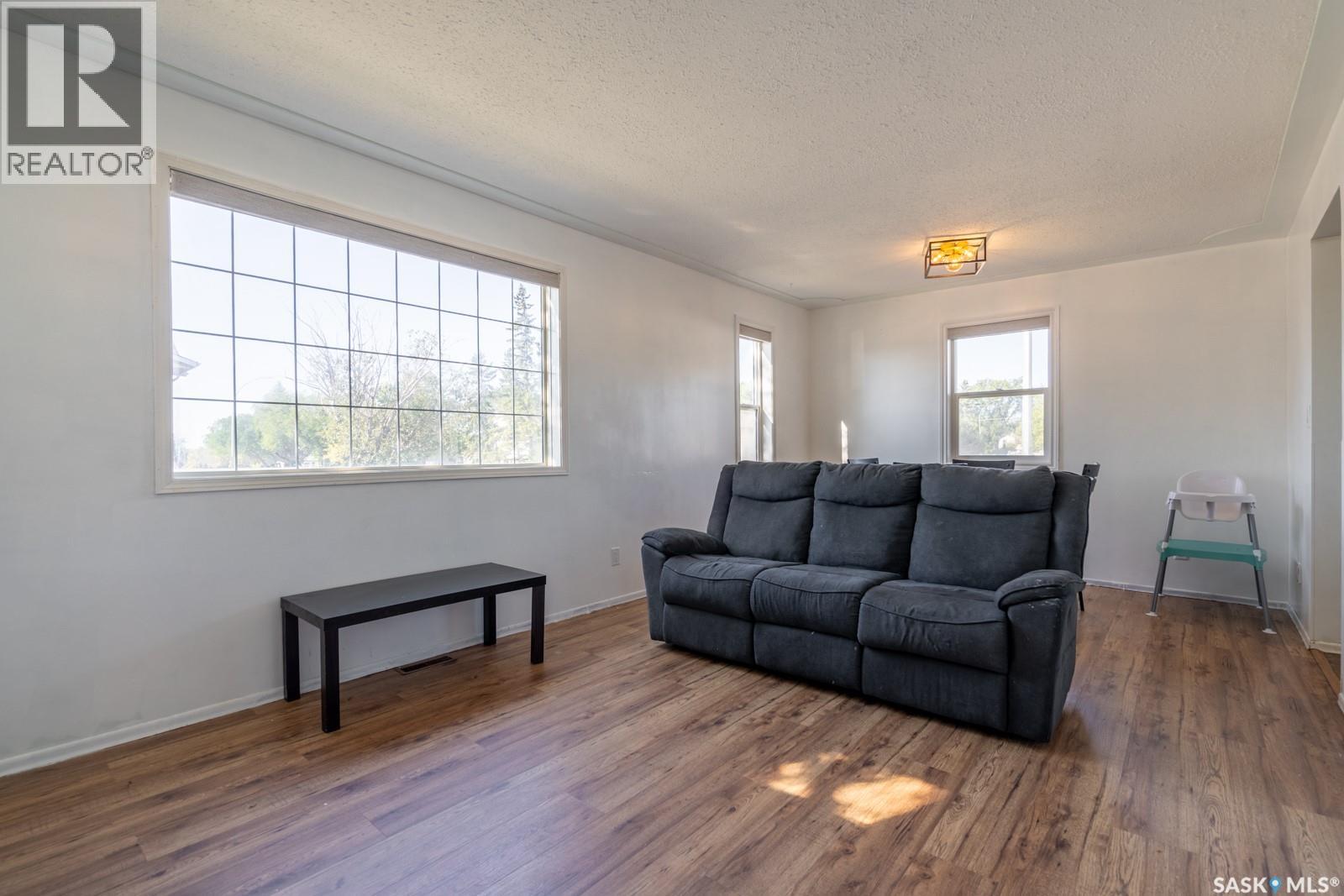 Photo 13 of 279 Angus Street, Regina SK