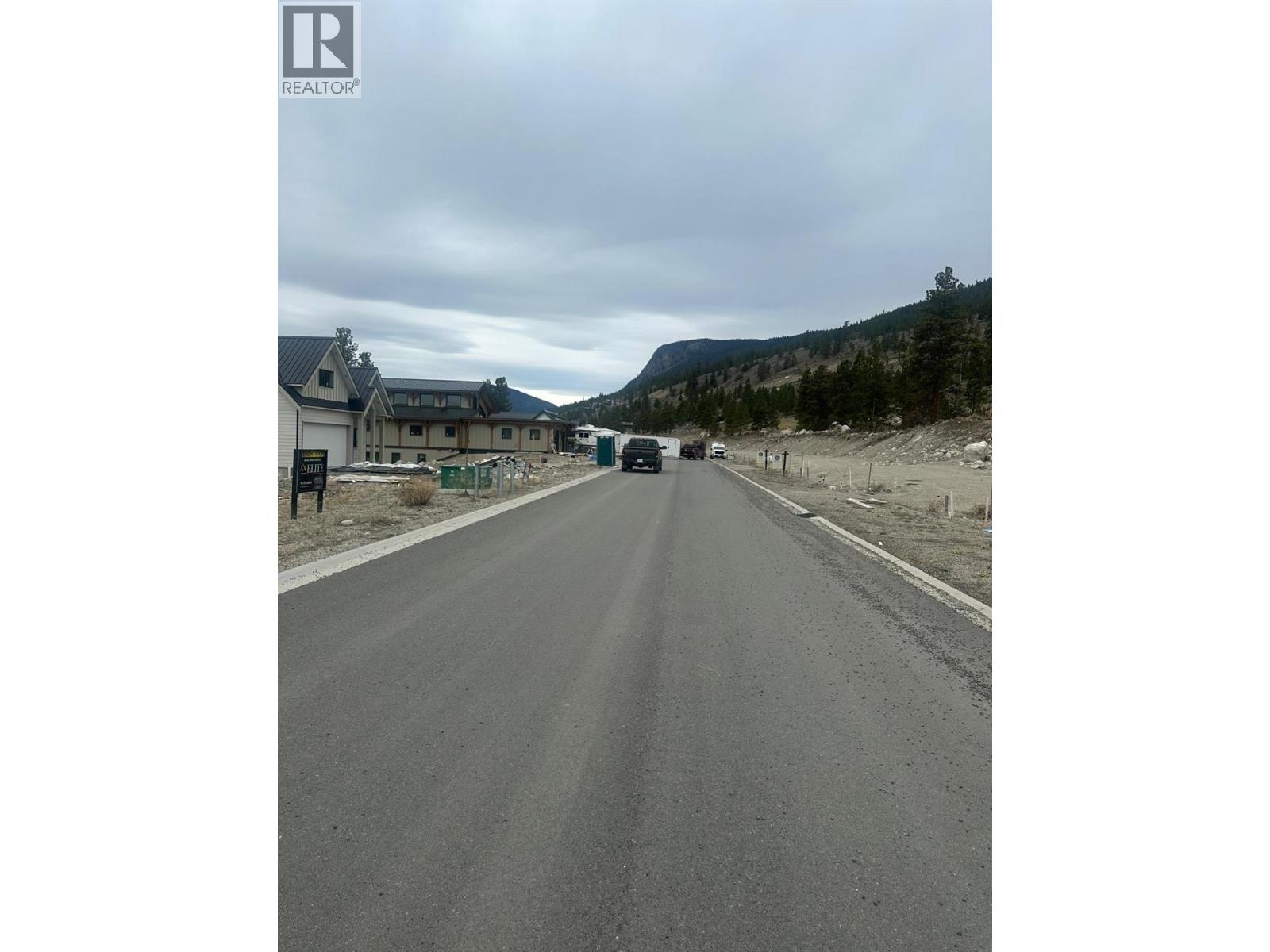 SI38 6528 WATERSIDE Trail, Merritt