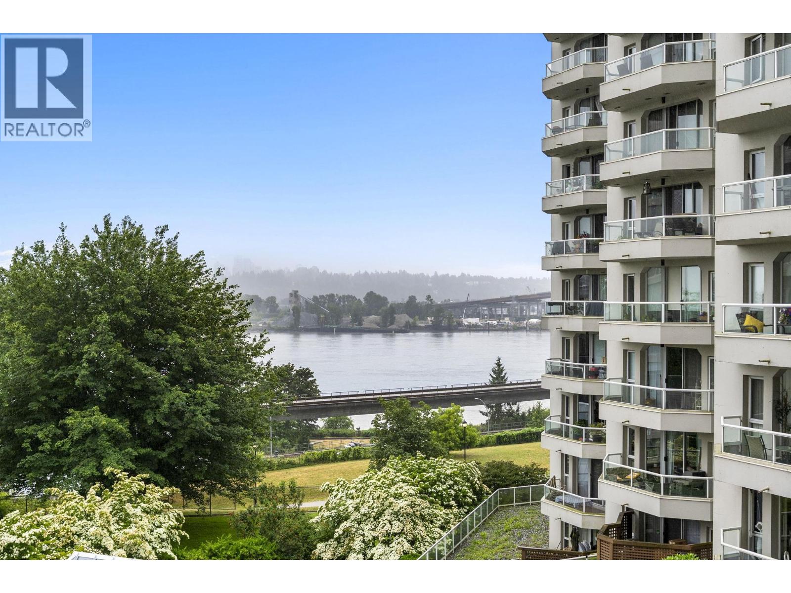 Photo 3 of 606 71 Jamieson Court, New Westminster BC