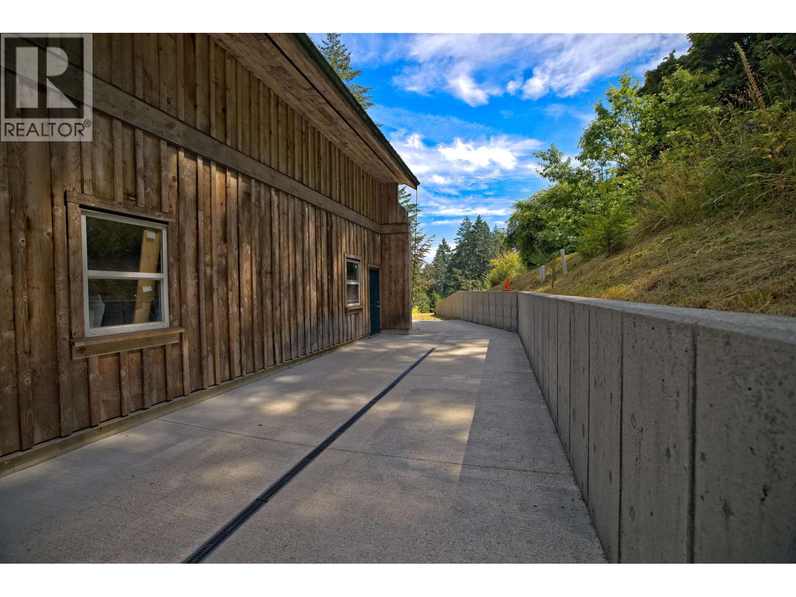 672 ISABELLA POINT ROAD, Salt Spring Island