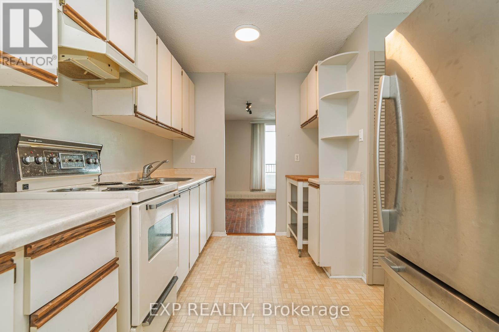 Photo 14 of 809 1785 Frobisher Lane, Ottawa ON