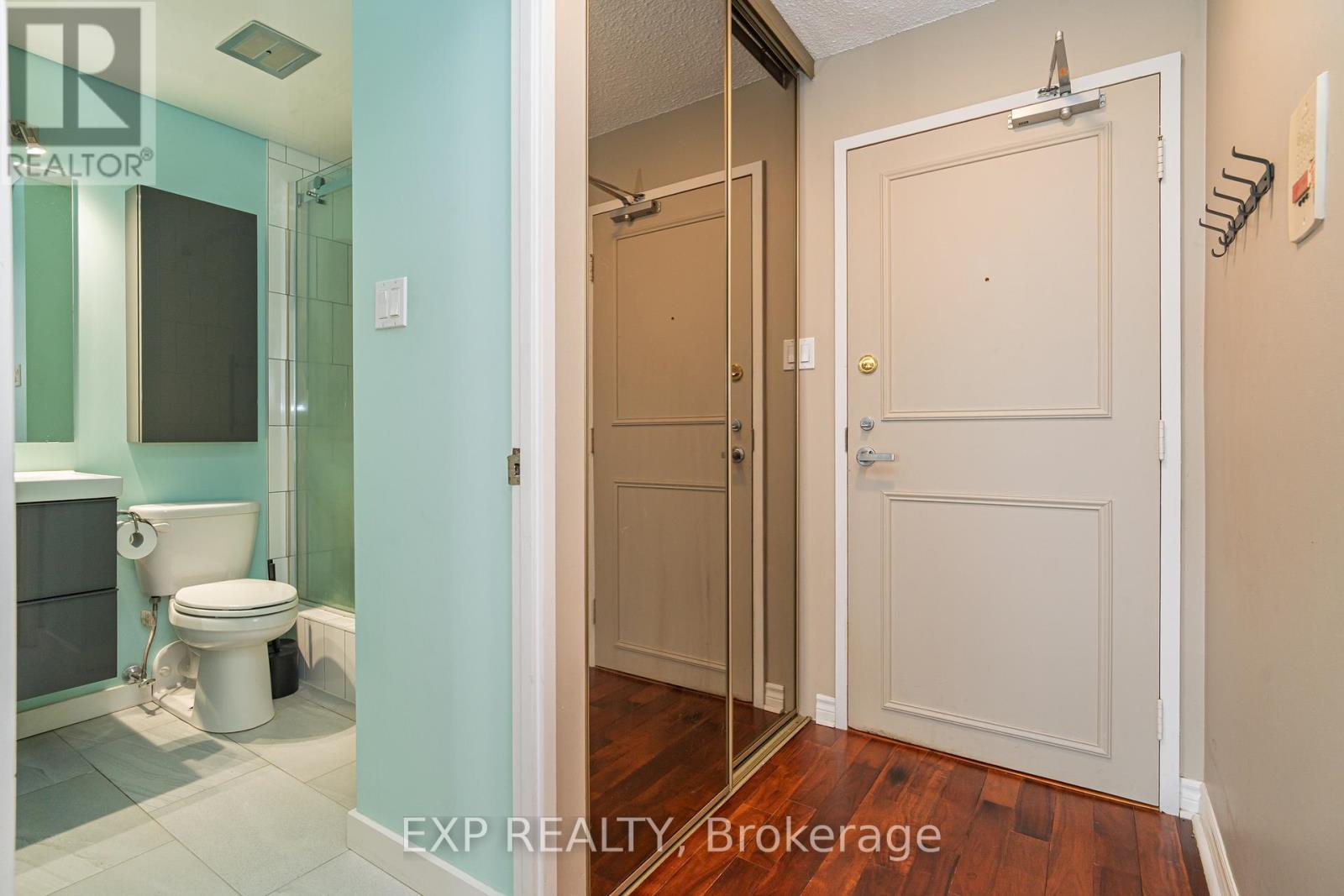 Photo 6 of 809 1785 Frobisher Lane, Ottawa ON