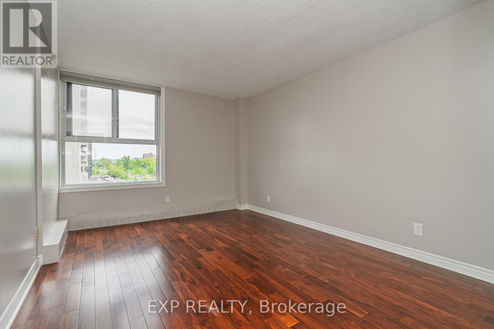 Photo 1 of 809 1785 Frobisher Lane, Ottawa ON