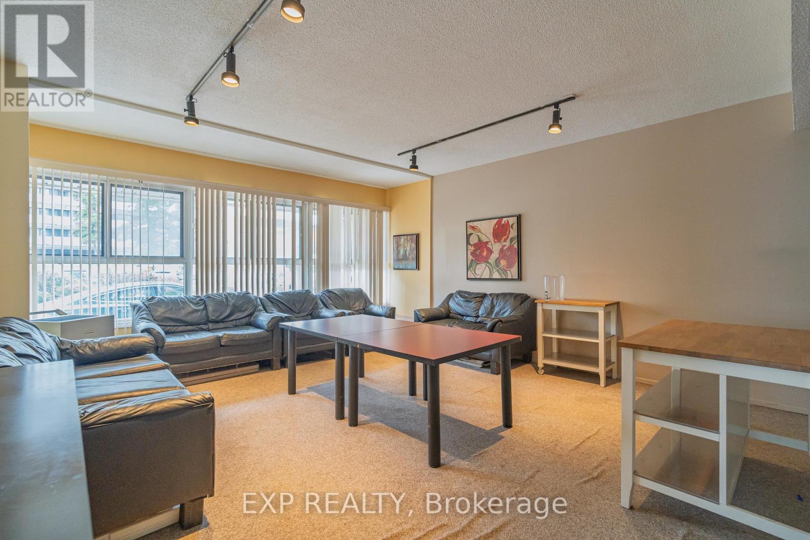 Photo 12 of 809 1785 Frobisher Lane, Ottawa ON