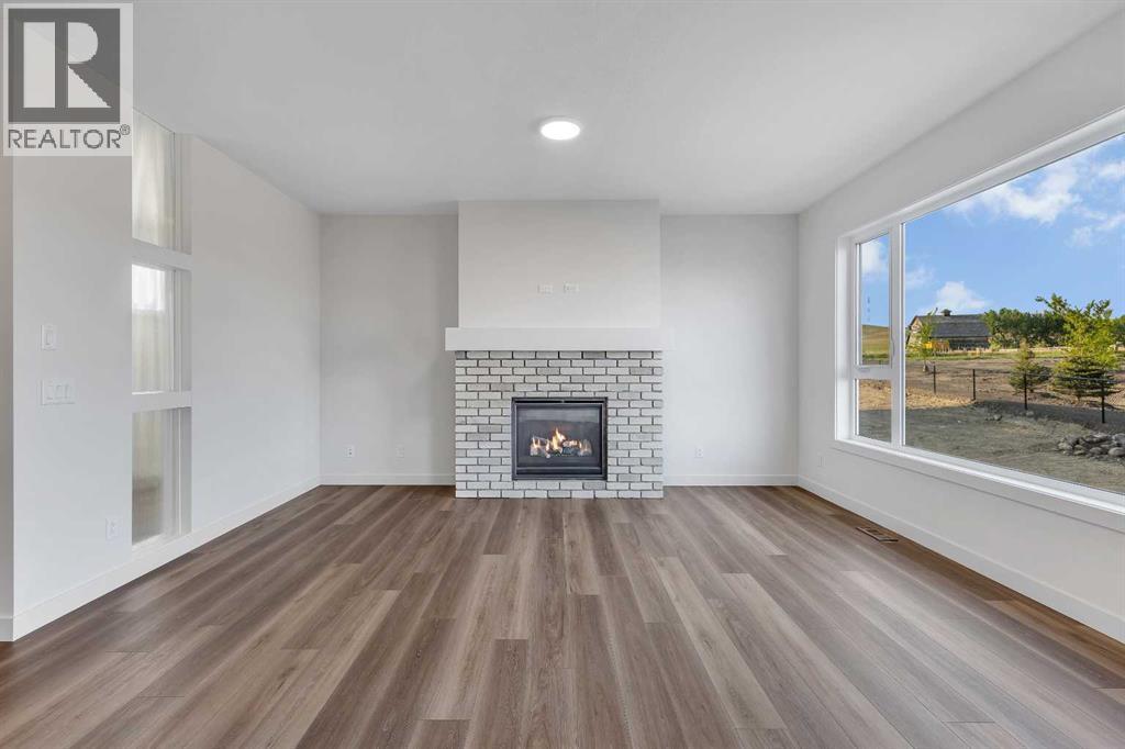Photo 3 of 127 Heritage Court, Cochrane AB
