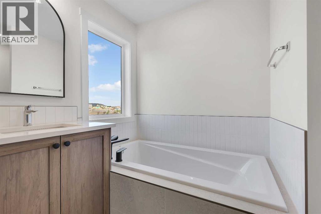 Photo 17 of 127 Heritage Court, Cochrane AB
