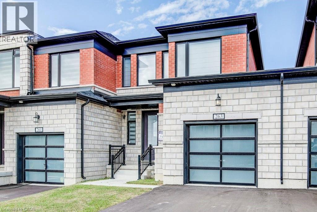 Photo 3 of 263 Harwood Avenue, Woodstock ON