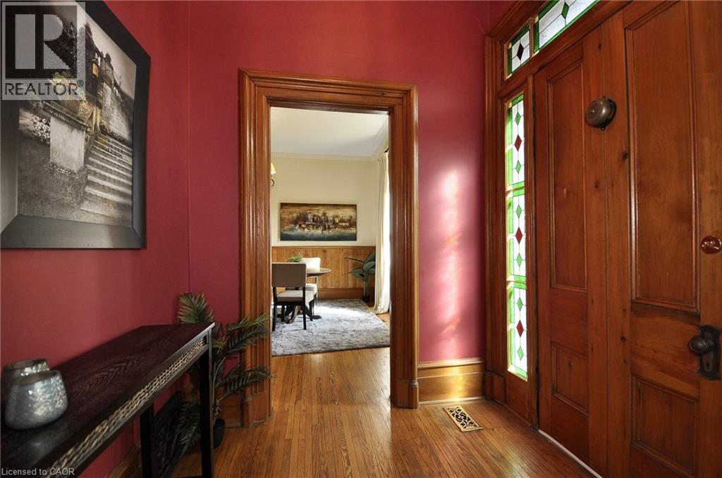 Photo 10 of 110 Grand Avenue S, Cambridge ON