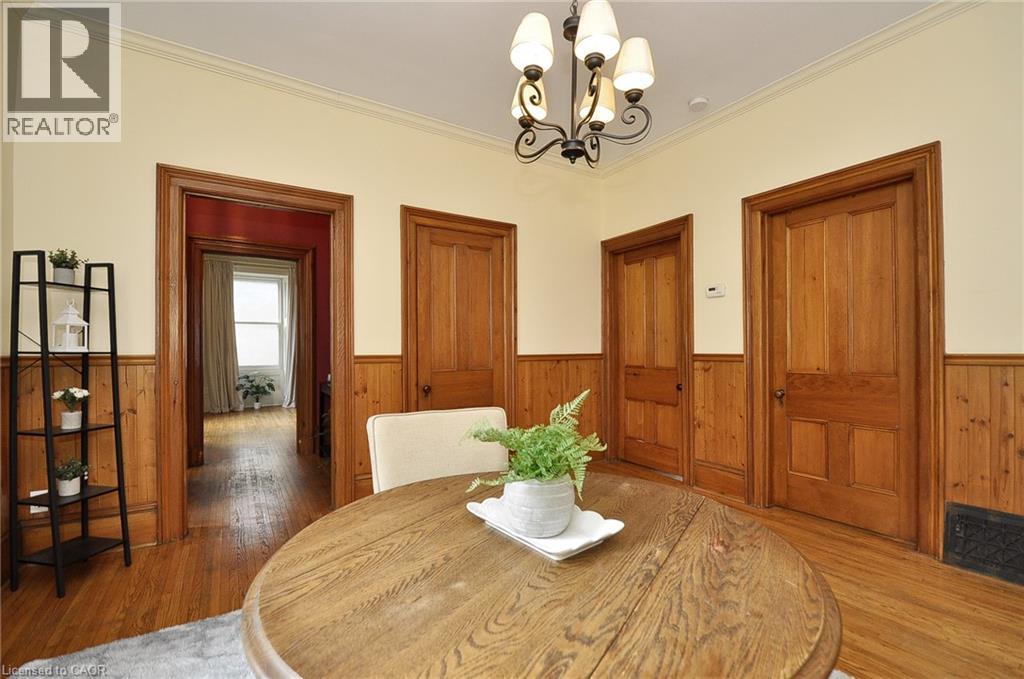 Photo 13 of 110 Grand Avenue S, Cambridge ON