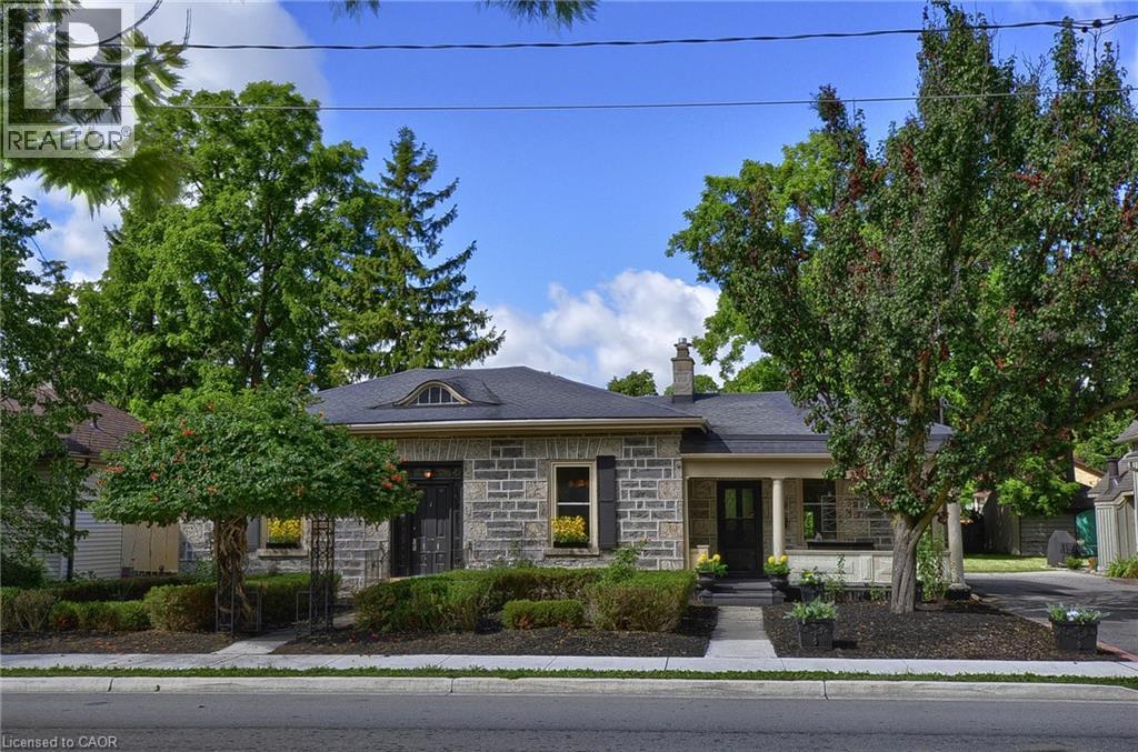 Photo 2 of 110 Grand Avenue S, Cambridge ON