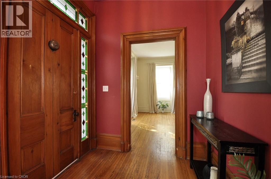 Photo 23 of 110 Grand Avenue S, Cambridge ON