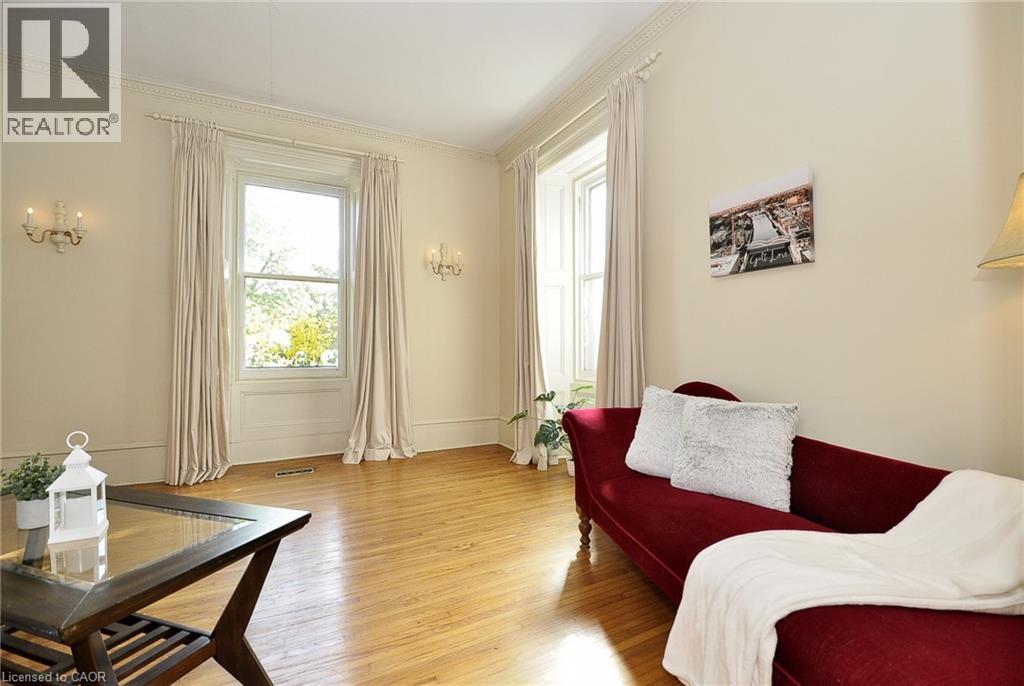 Photo 25 of 110 Grand Avenue S, Cambridge ON