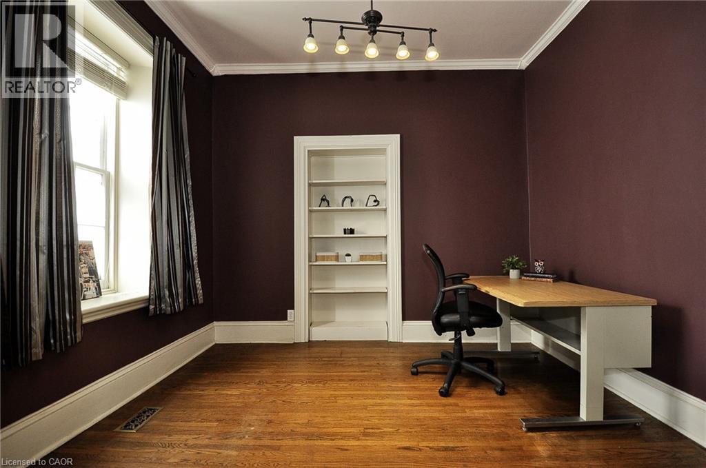 Photo 28 of 110 Grand Avenue S, Cambridge ON