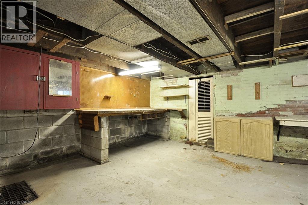 Photo 34 of 110 Grand Avenue S, Cambridge ON