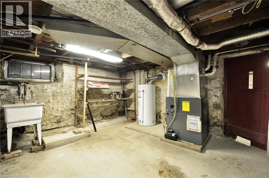 Photo 36 of 110 Grand Avenue S, Cambridge ON