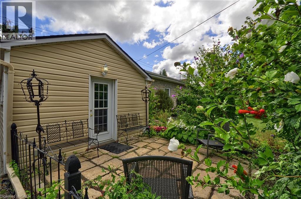 Photo 37 of 110 Grand Avenue S, Cambridge ON