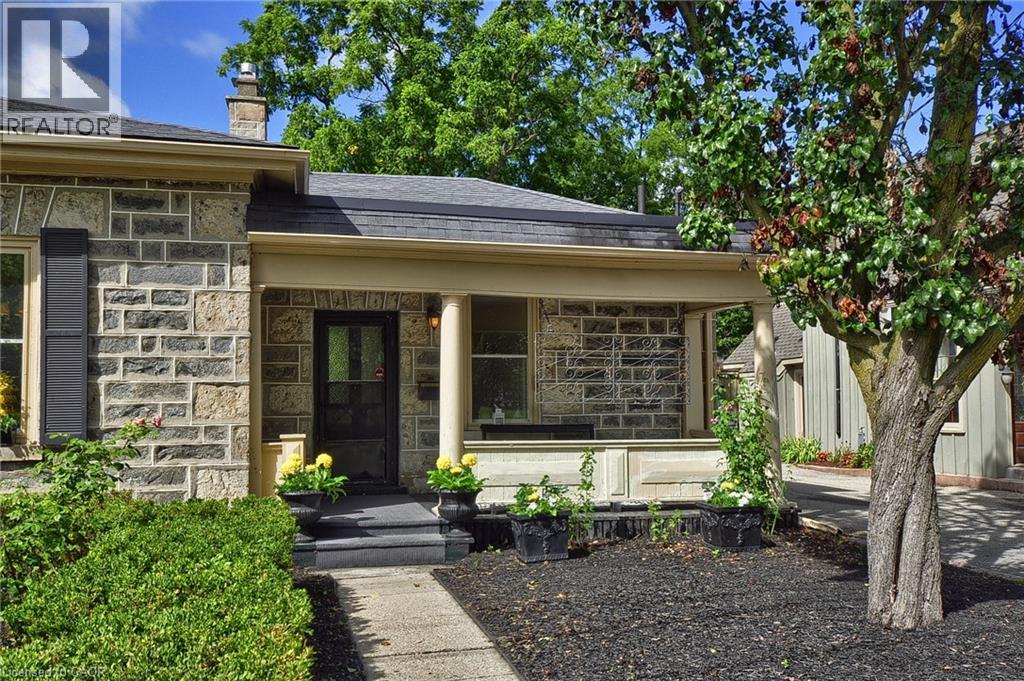 Photo 6 of 110 Grand Avenue S, Cambridge ON