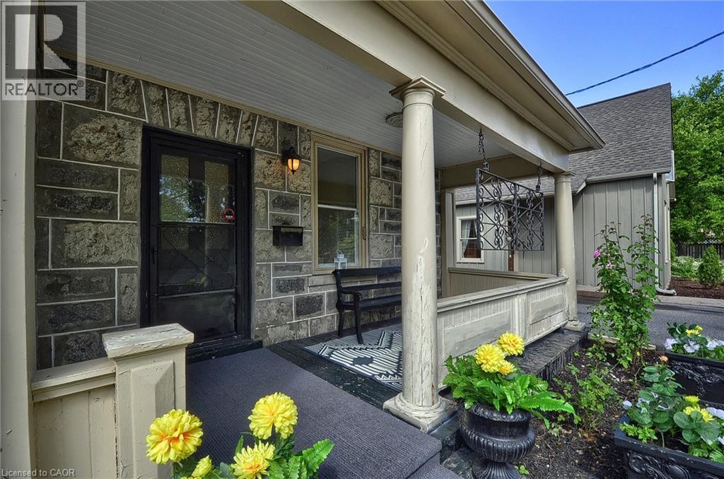 Photo 8 of 110 Grand Avenue S, Cambridge ON